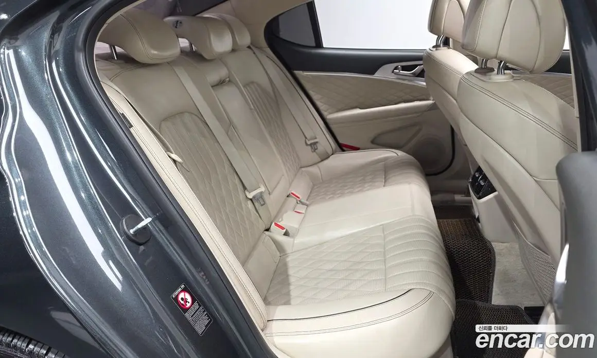 Genesis G70 2017 2.0 автомат (гидро), фото 17 Genesis G70 2017 2.0 автомат (гидро), фото 17
