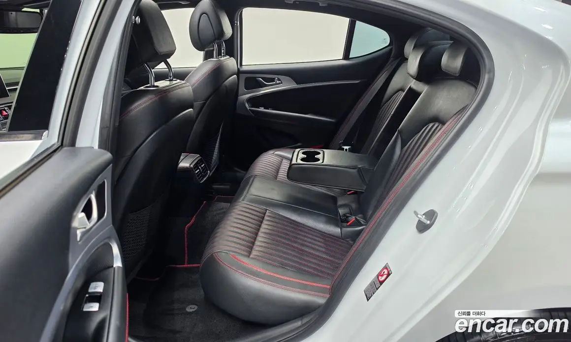 Genesis G70 2019 2.0 автомат (гидро), фото 11 Genesis G70 2019 2.0 автомат (гидро), фото 11