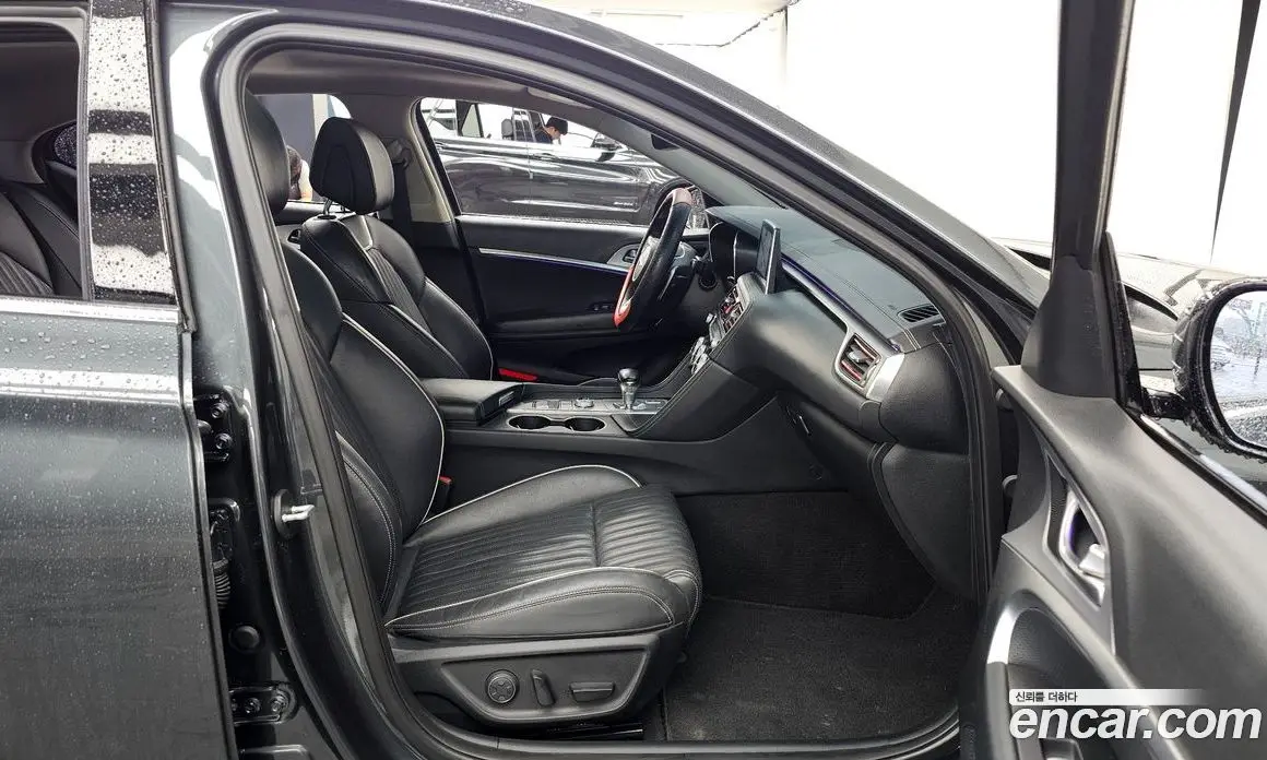 Genesis G70 2019 2.0 автомат (гидро), фото 10 Genesis G70 2019 2.0 автомат (гидро), фото 10