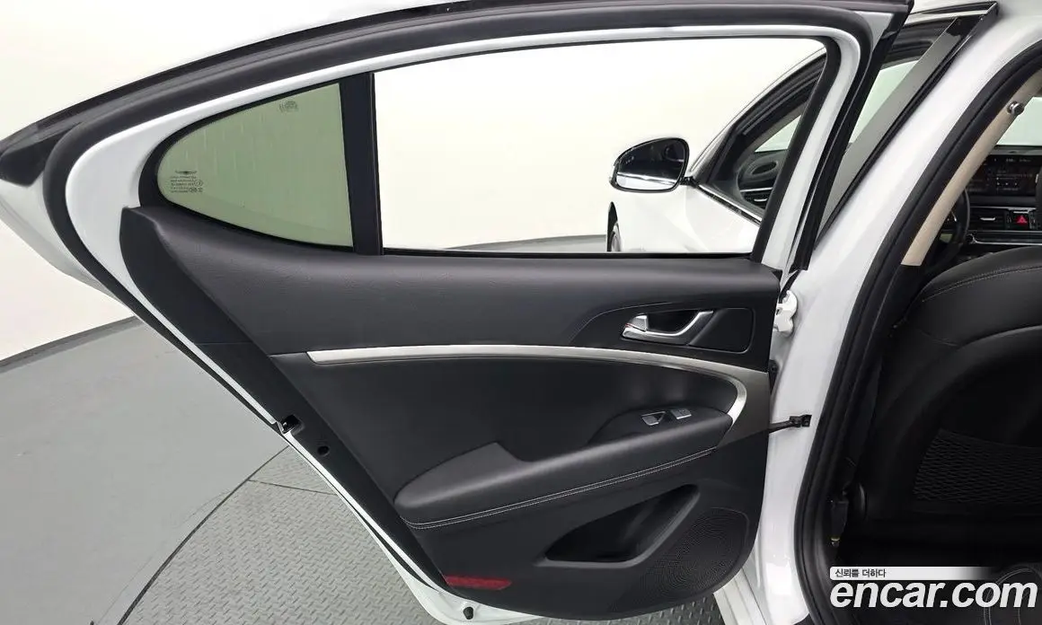 Genesis G70 2021 2.0 автомат (гидро), фото 14 Genesis G70 2021 2.0 автомат (гидро), фото 14