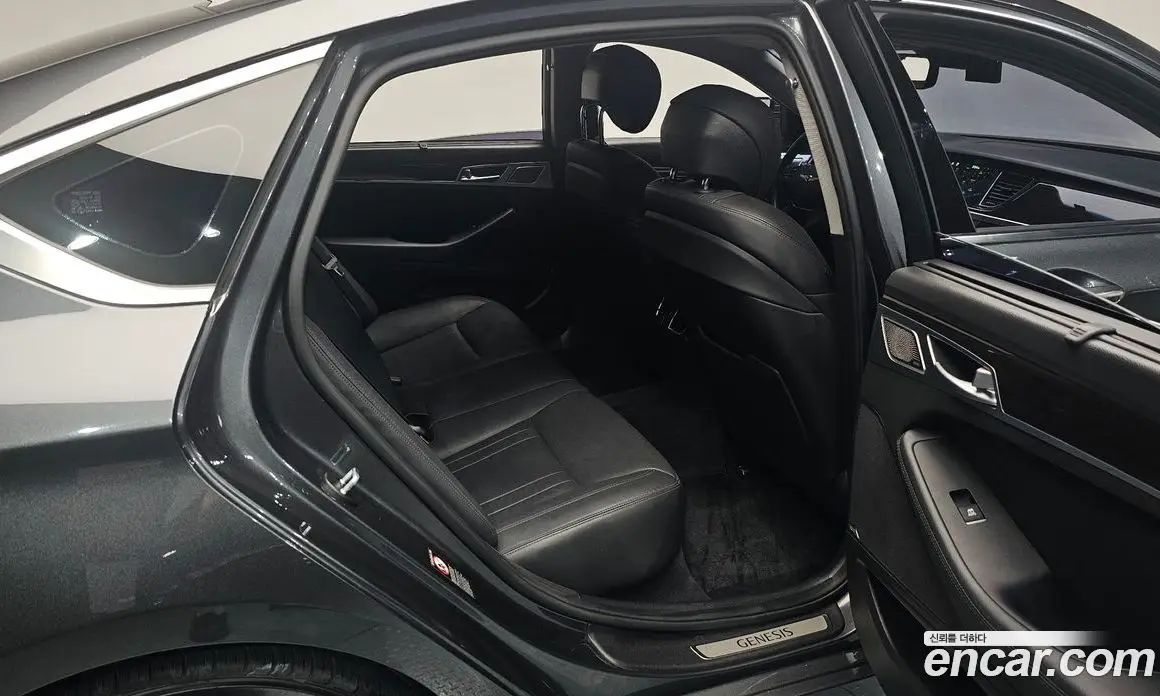 Genesis G80 2017 3.3 автомат (гидро), фото 12 Genesis G80 2017 3.3 автомат (гидро), фото 12