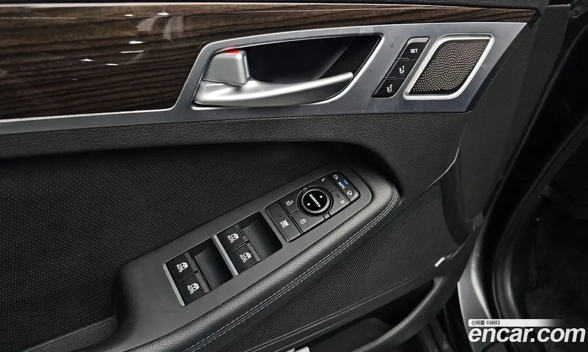 Genesis G80 2017 3.3 автомат (гидро), фото 17 Genesis G80 2017 3.3 автомат (гидро), фото 17