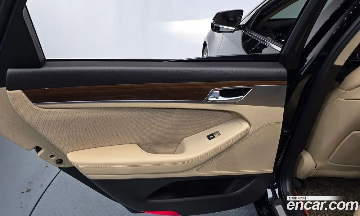 Genesis G80 2017 3.3 автомат (гидро), фото 14 Genesis G80 2017 3.3 автомат (гидро), фото 14