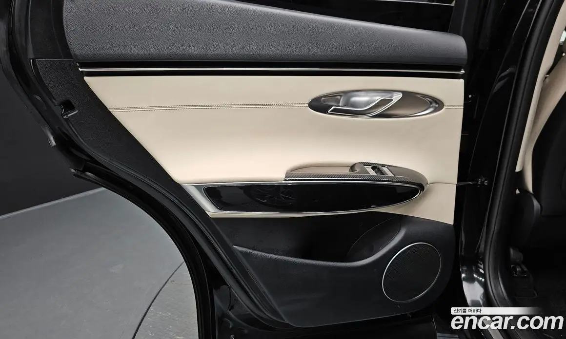 Genesis GV70 2022 2.5 автомат (гидро), фото 15 Genesis GV70 2022 2.5 автомат (гидро), фото 15