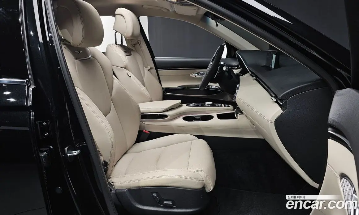Genesis GV70 2022 2.5 автомат (гидро), фото 17 Genesis GV70 2022 2.5 автомат (гидро), фото 17