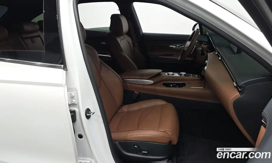 Genesis GV70 2022 2.5 автомат (гидро), фото 15 Genesis GV70 2022 2.5 автомат (гидро), фото 15