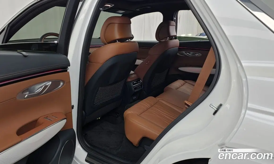 Genesis GV70 2024 2.5 автомат (гидро), фото 16