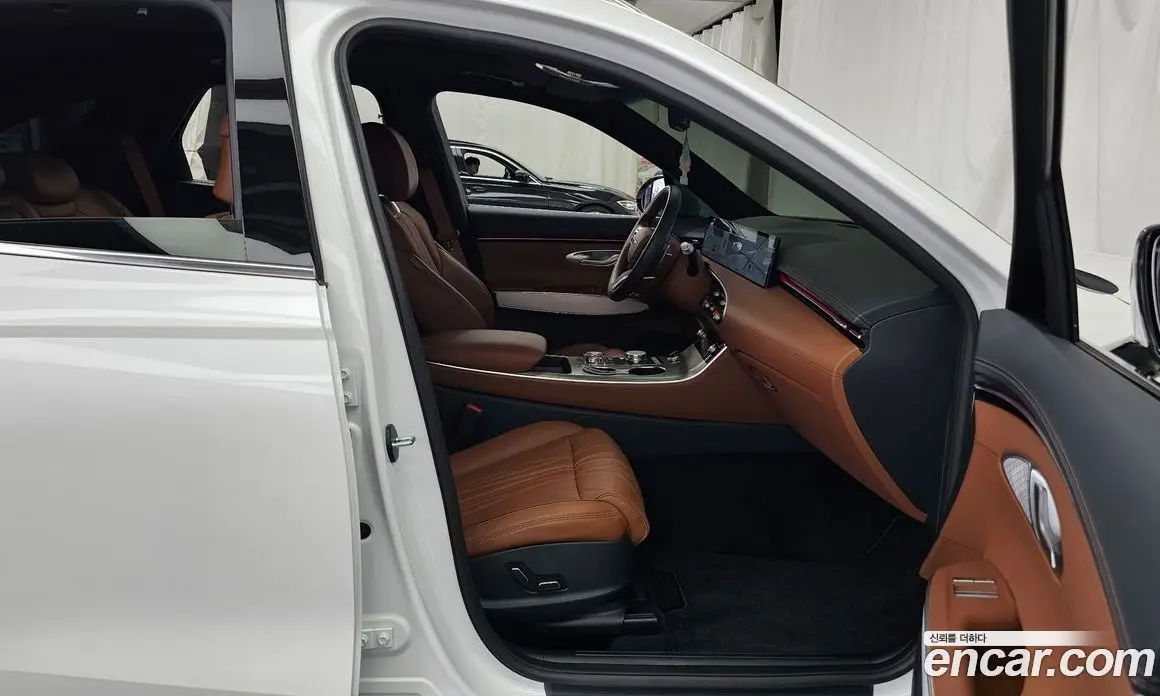 Genesis GV70 2024 2.5 автомат (гидро), фото 17