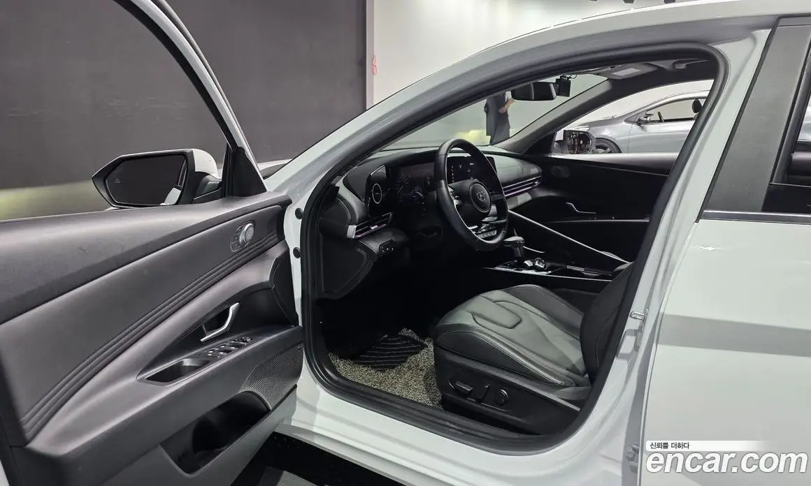 Hyundai Avante 2020 1.6 автомат (гидро), фото 13