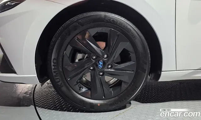 Hyundai Avante 2020 1.6 автомат (гидро), миниатюра 5