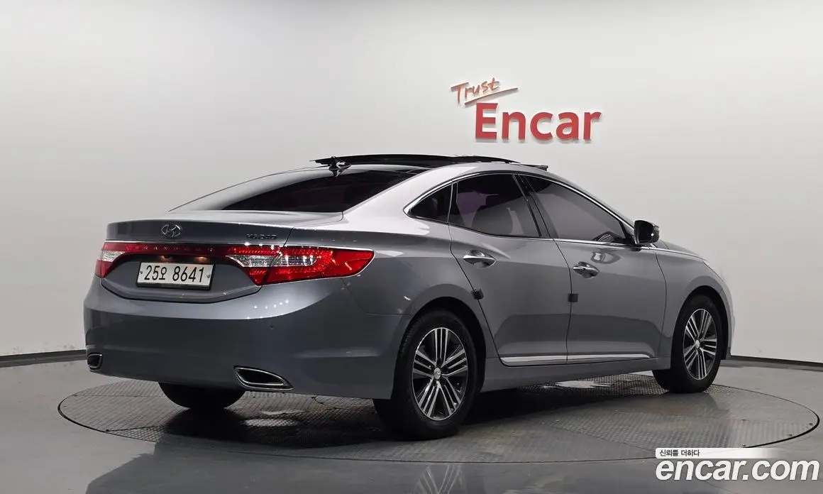 Hyundai Grandeur 2014 2.4 автомат (гидро), фото 2 Hyundai Grandeur 2014 2.4 автомат (гидро), фото 2