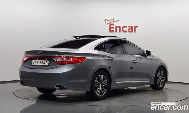 Hyundai Grandeur 2014 2.4 автомат (гидро), миниатюра 2 Hyundai Grandeur 2014 2.4 автомат (гидро), миниатюра 2