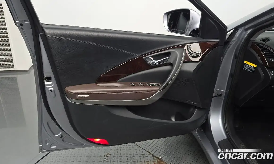 Hyundai Grandeur 2014 2.4 автомат (гидро), фото 14 Hyundai Grandeur 2014 2.4 автомат (гидро), фото 14