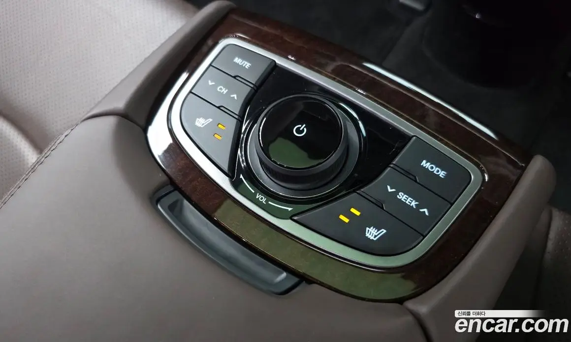 Hyundai Grandeur 2014 2.4 автомат (гидро), фото 25 Hyundai Grandeur 2014 2.4 автомат (гидро), фото 25