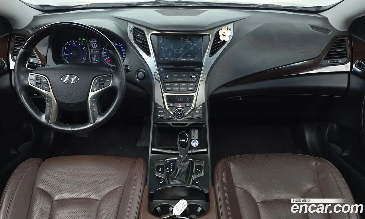 Hyundai Grandeur 2014 2.4 автомат (гидро), фото 10 Hyundai Grandeur 2014 2.4 автомат (гидро), фото 10