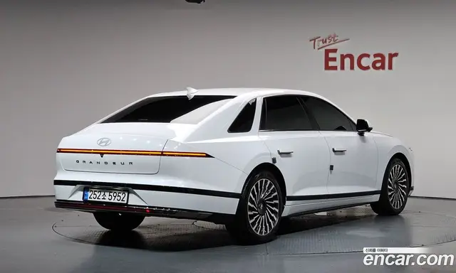 Hyundai Grandeur 2024 1.6 автомат (гидро), миниатюра 1 Hyundai Grandeur 2024 1.6 автомат (гидро), миниатюра 1