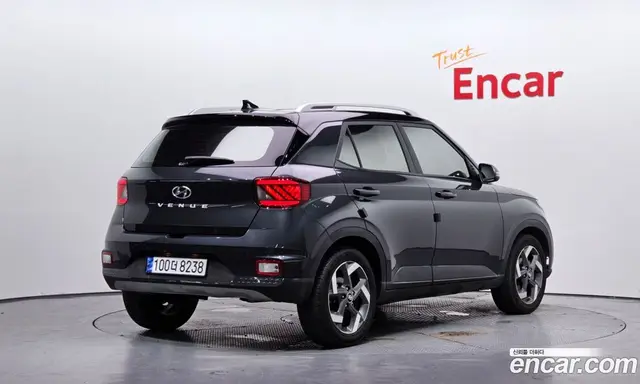 Hyundai Venue 2021 1.6 автомат (гидро), миниатюра 2 Hyundai Venue 2021 1.6 автомат (гидро), миниатюра 2