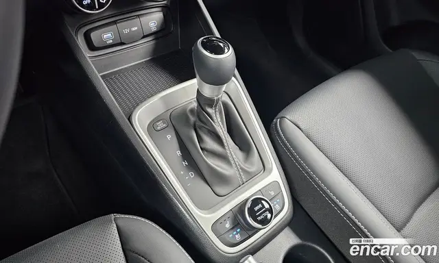 Hyundai Venue 2023 1.6 автомат (гидро), миниатюра 12