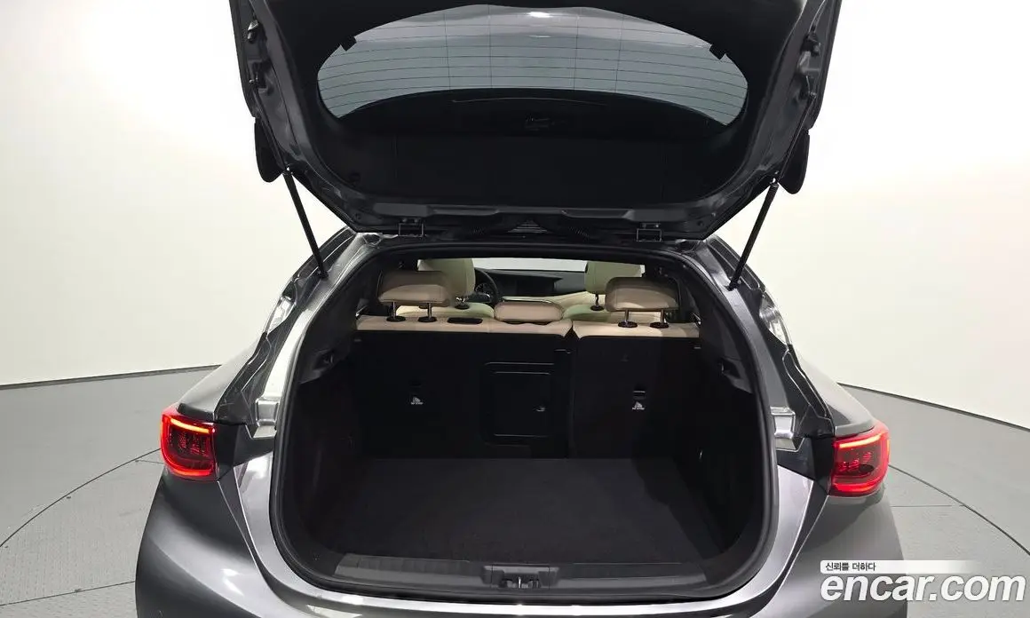 Infiniti QX30 2019 2.0 автомат (гидро), фото 26 Infiniti QX30 2019 2.0 автомат (гидро), фото 26