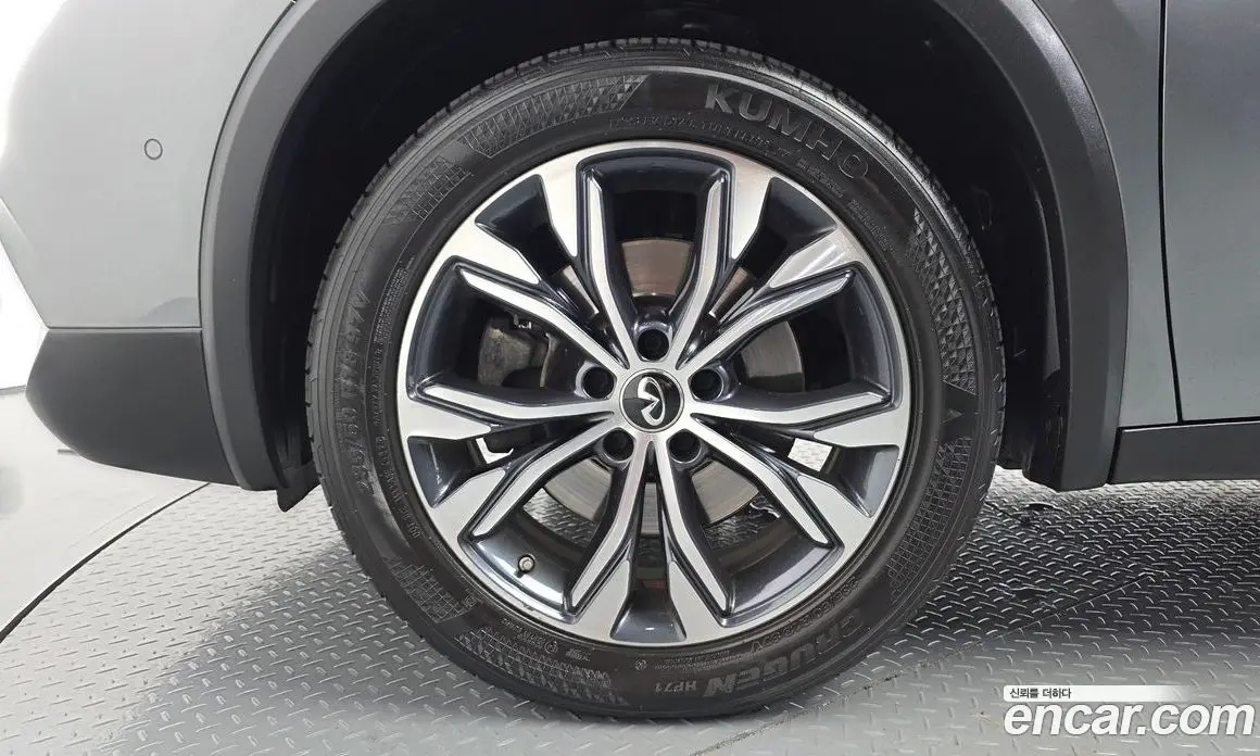 Infiniti QX30 2019 2.0 автомат (гидро), фото 5 Infiniti QX30 2019 2.0 автомат (гидро), фото 5
