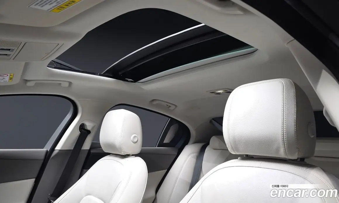 Jaguar XE 2016 2.0 автомат (гидро), фото 18 Jaguar XE 2016 2.0 автомат (гидро), фото 18
