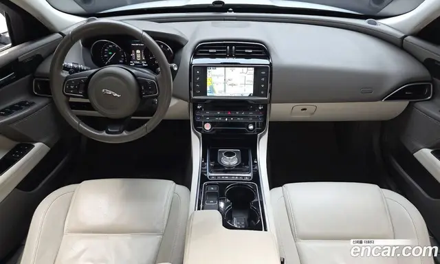 Jaguar XE 2016 2.0 автомат (гидро), миниатюра 7 Jaguar XE 2016 2.0 автомат (гидро), миниатюра 7
