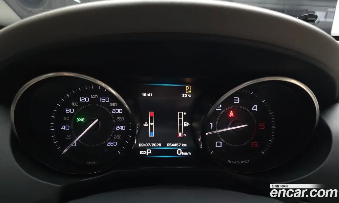 Jaguar XE 2016 2.0 автомат (гидро), фото 8 Jaguar XE 2016 2.0 автомат (гидро), фото 8