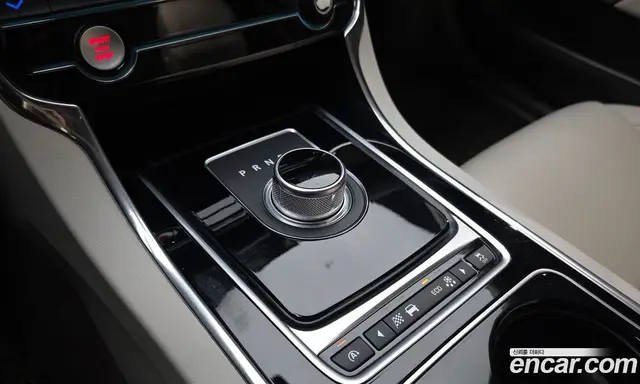 Jaguar XE 2016 2.0 автомат (гидро), миниатюра 9 Jaguar XE 2016 2.0 автомат (гидро), миниатюра 9