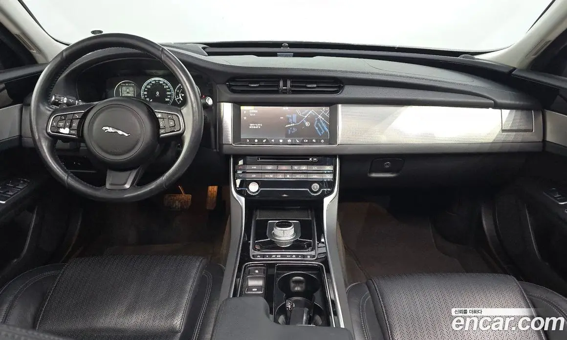 Jaguar XF 2016 2.0 автомат (гидро), фото 7 Jaguar XF 2016 2.0 автомат (гидро), фото 7