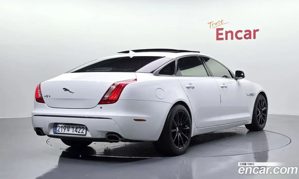 Jaguar XJ 2013 2.0 автомат (гидро), фото 2 Jaguar XJ 2013 2.0 автомат (гидро), фото 2