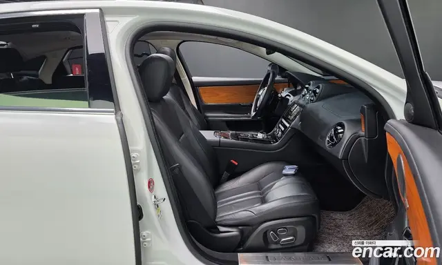 Jaguar XJ 2013 2.0 автомат (гидро), миниатюра 11 Jaguar XJ 2013 2.0 автомат (гидро), миниатюра 11