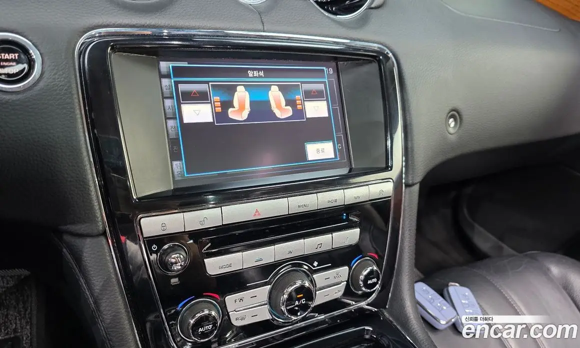 Jaguar XJ 2013 2.0 автомат (гидро), фото 14 Jaguar XJ 2013 2.0 автомат (гидро), фото 14