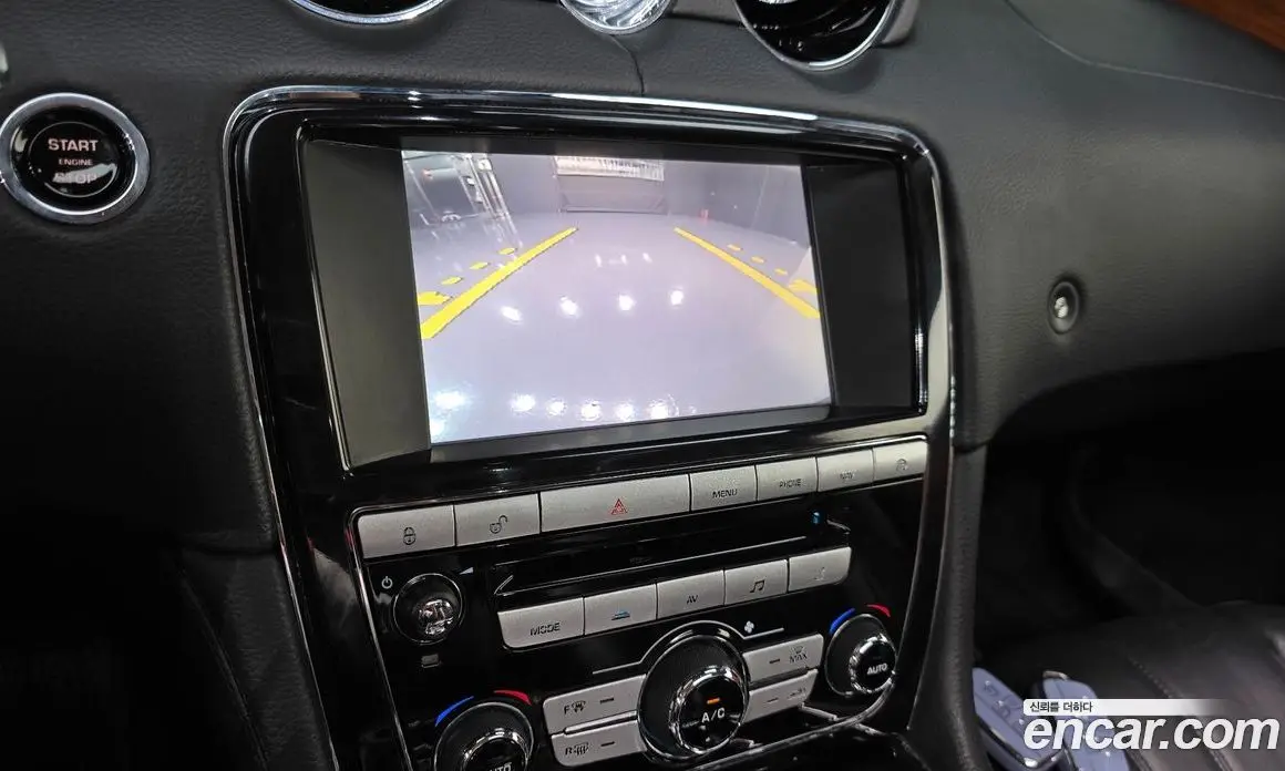 Jaguar XJ 2013 2.0 автомат (гидро), фото 15 Jaguar XJ 2013 2.0 автомат (гидро), фото 15