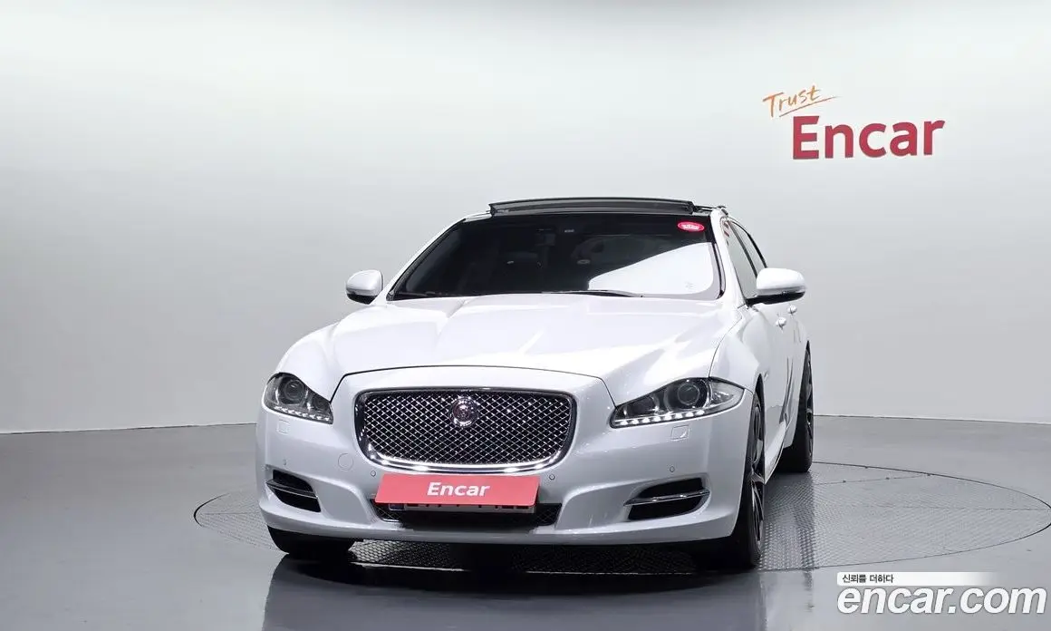 Jaguar XJ 2013 2.0 автомат (гидро), фото 3 Jaguar XJ 2013 2.0 автомат (гидро), фото 3