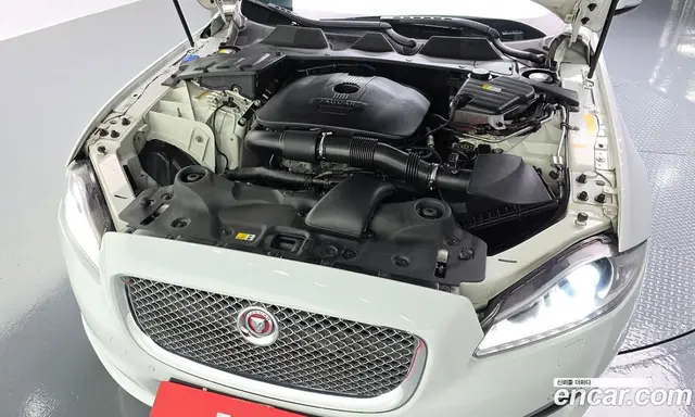 Jaguar XJ 2013 2.0 автомат (гидро), миниатюра 6 Jaguar XJ 2013 2.0 автомат (гидро), миниатюра 6