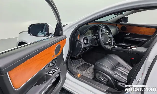 Jaguar XJ 2013 2.0 автомат (гидро), миниатюра 10 Jaguar XJ 2013 2.0 автомат (гидро), миниатюра 10