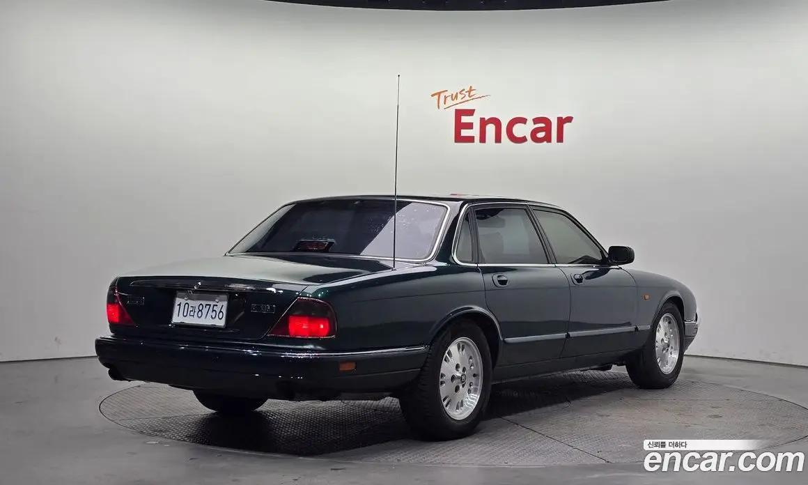 Jaguar XJ-6 1996 3.2 автомат (гидро), фото 2 Jaguar XJ-6 1996 3.2 автомат (гидро), фото 2