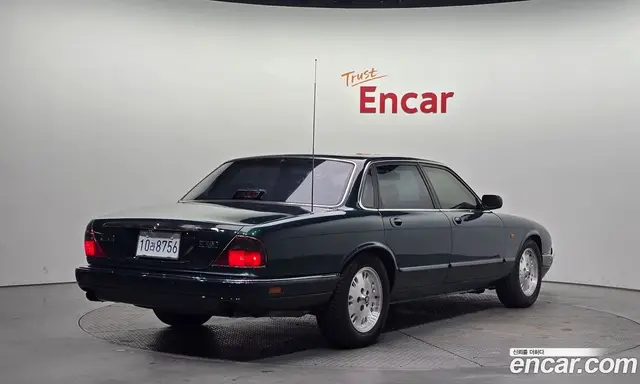 Jaguar XJ-6 1996 3.2 автомат (гидро), миниатюра 2 Jaguar XJ-6 1996 3.2 автомат (гидро), миниатюра 2