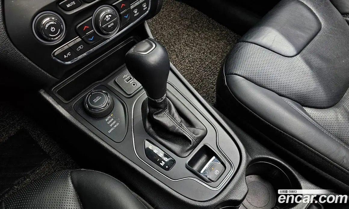 Jeep Cherokee 2019 2.4 автомат (гидро), фото 9