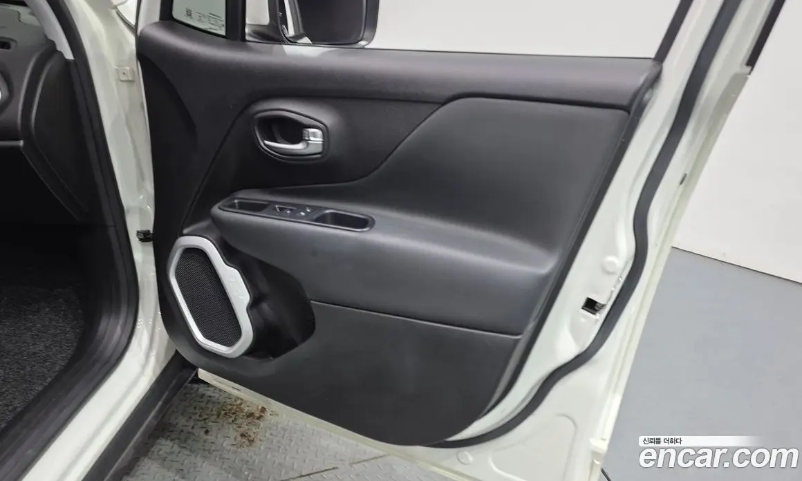 Jeep Renegade 2018 2.4 автомат (гидро), фото 14 Jeep Renegade 2018 2.4 автомат (гидро), фото 14