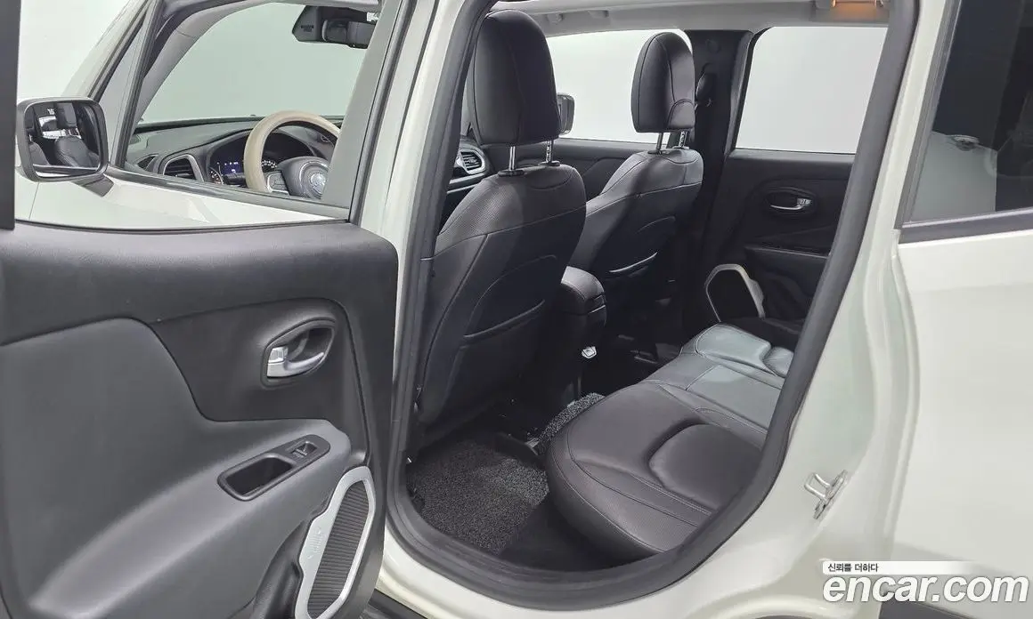 Jeep Renegade 2018 2.4 автомат (гидро), фото 18 Jeep Renegade 2018 2.4 автомат (гидро), фото 18