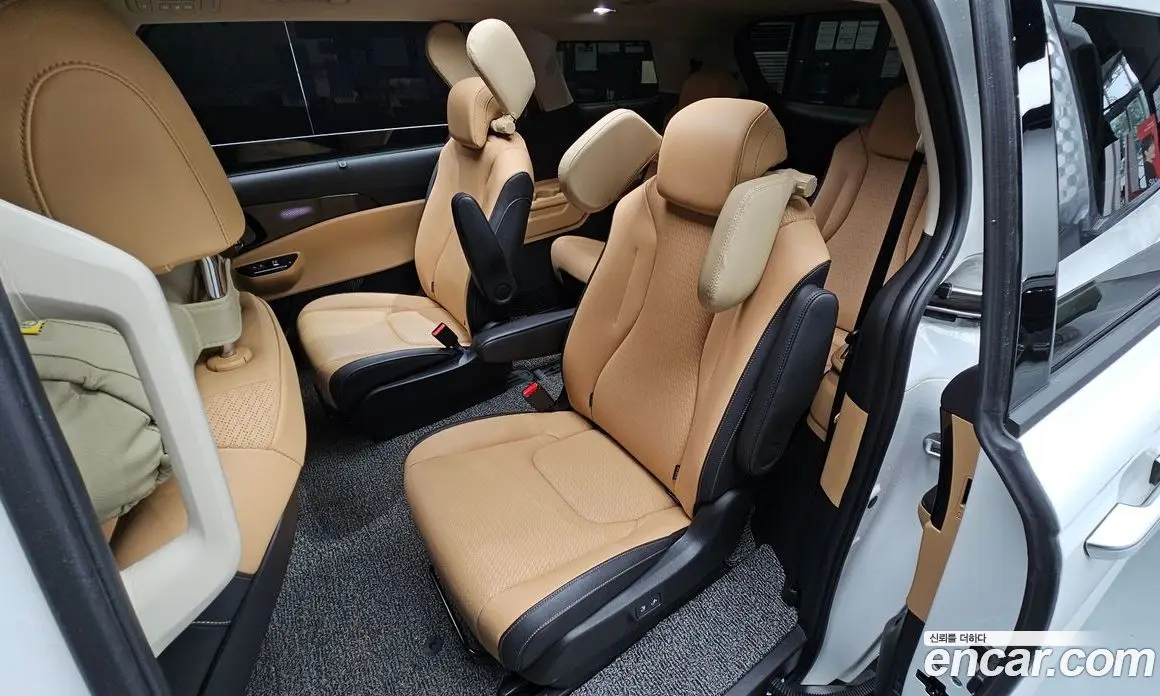 Kia Carnival 2021 2.2 автомат (гидро), фото 12 Kia Carnival 2021 2.2 автомат (гидро), фото 12