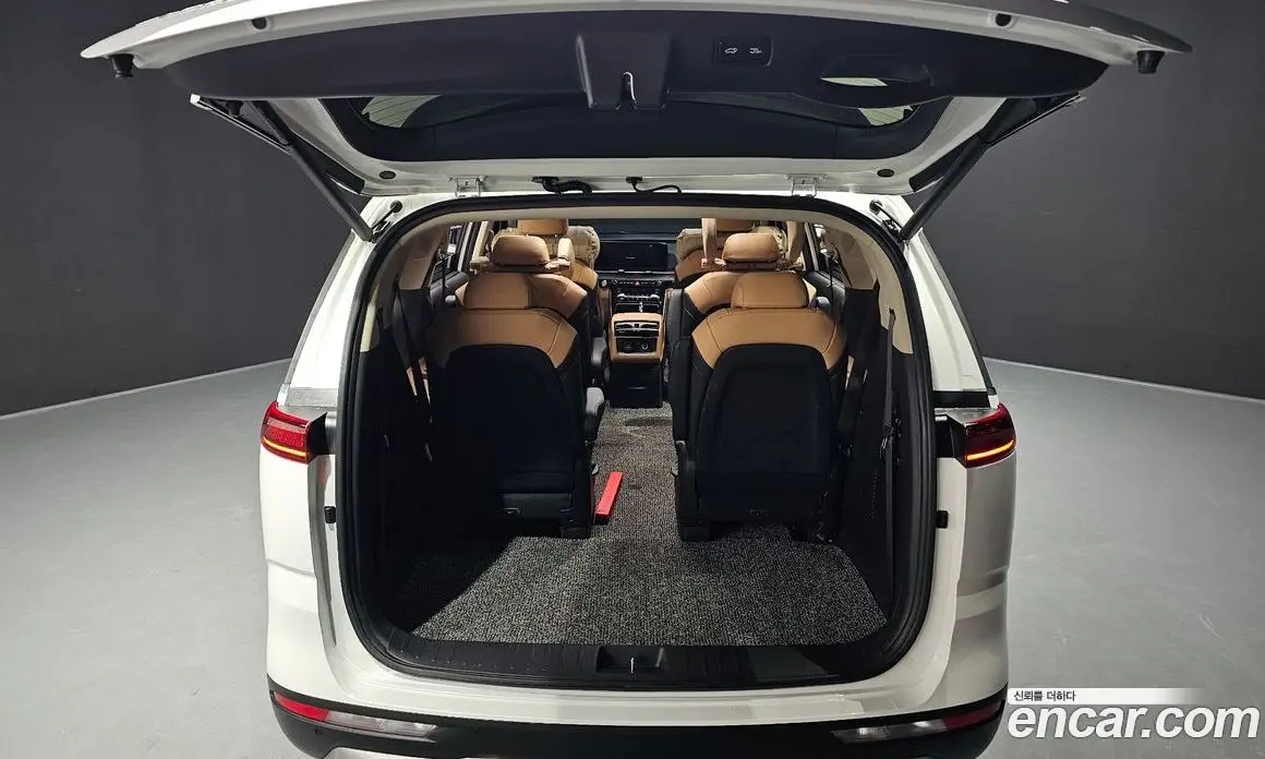Kia Carnival 2021 2.2 автомат (гидро), фото 20 Kia Carnival 2021 2.2 автомат (гидро), фото 20