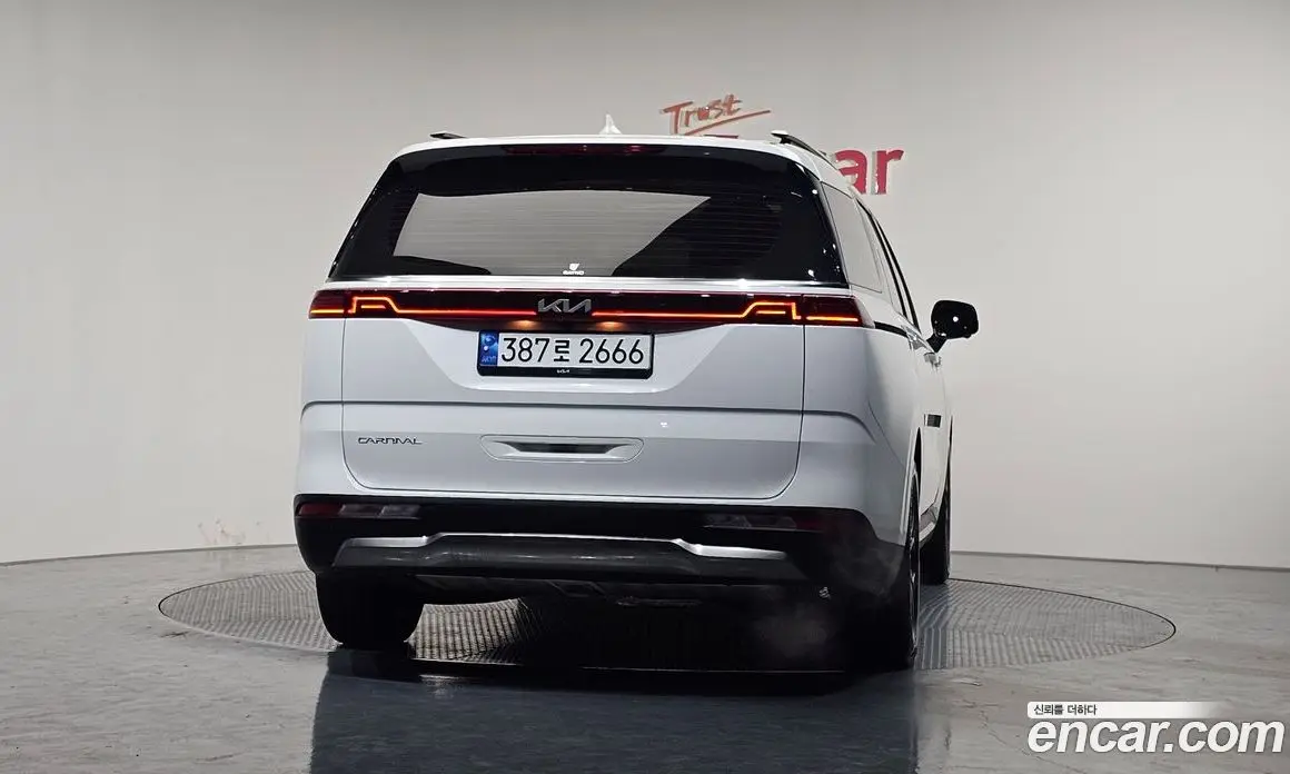 Kia Carnival 2023 3.5 автомат (гидро), фото 4