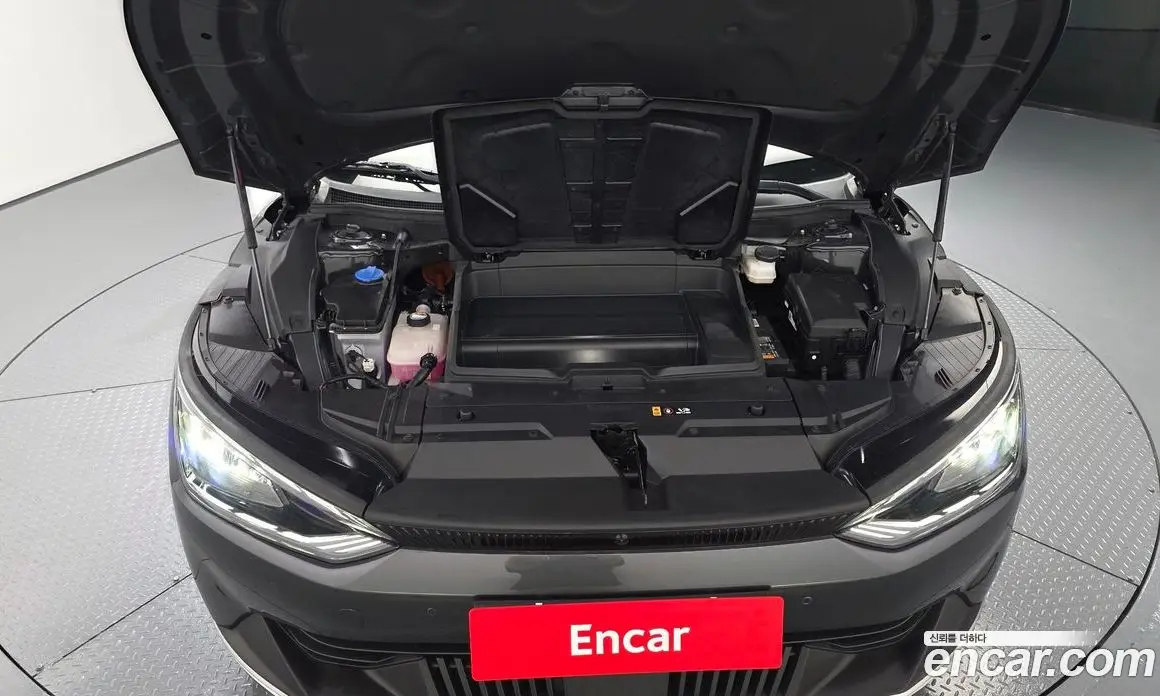 Kia EV6 2023 0.1 автомат (гидро), фото 6 Kia EV6 2023 0.1 автомат (гидро), фото 6