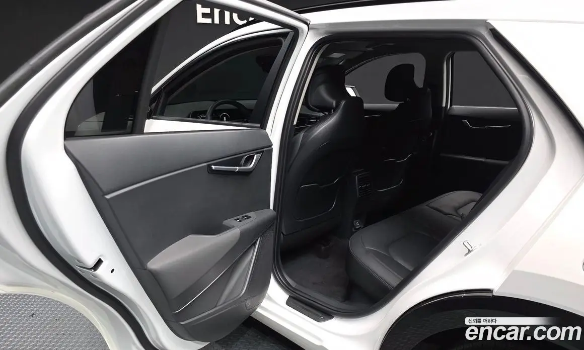 Kia Niro 2024 1.6 автомат (гидро), фото 16 Kia Niro 2024 1.6 автомат (гидро), фото 16