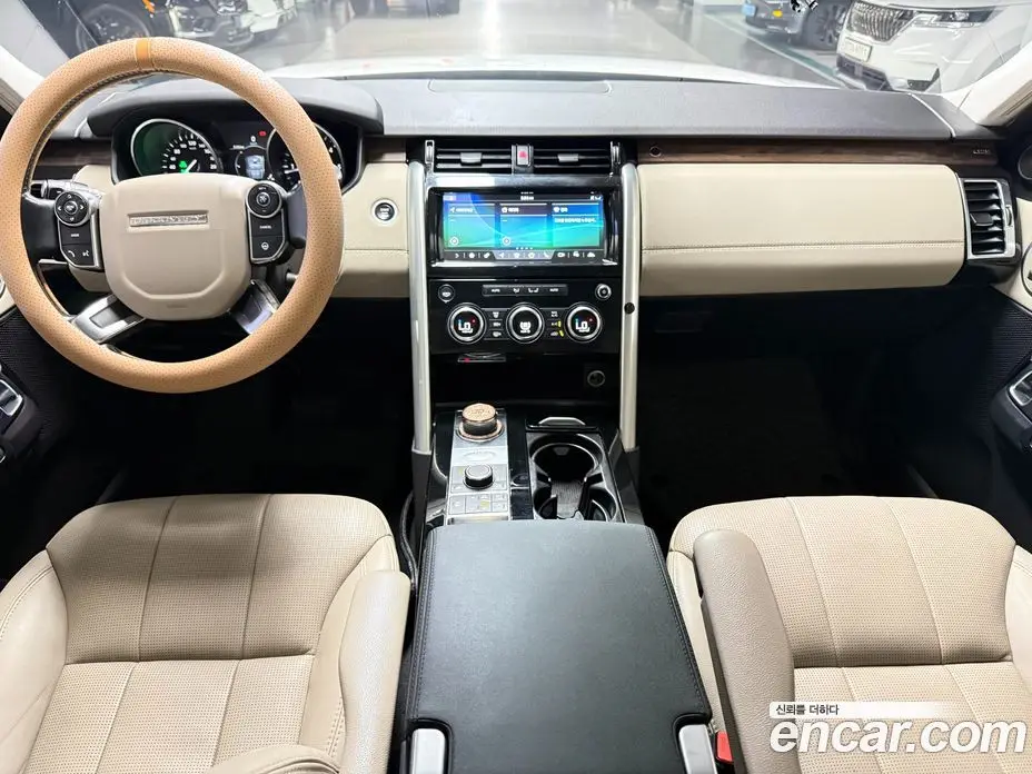 Land Rover Discovery 2017 2.0 автомат (гидро), фото 1 Land Rover Discovery 2017 2.0 автомат (гидро), фото 1