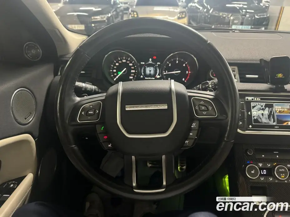 Land Rover Range Rover Evoque 2015 2.0 автомат (гидро), фото 9