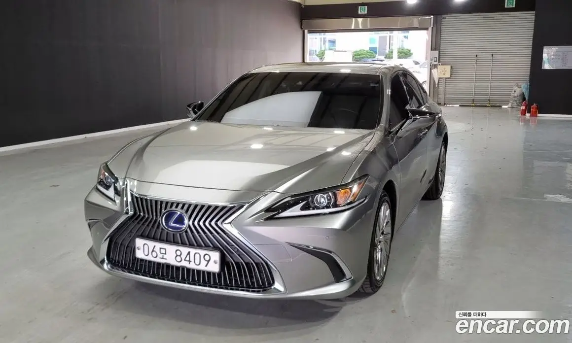 Lexus ES 2018 2.5 автомат (гидро), фото 2 Lexus ES 2018 2.5 автомат (гидро), фото 2