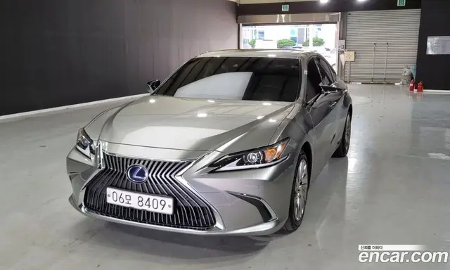 Lexus ES 2018 2.5 автомат (гидро), миниатюра 2 Lexus ES 2018 2.5 автомат (гидро), миниатюра 2